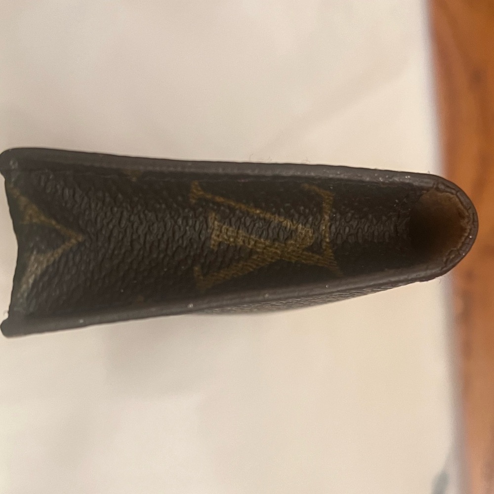 Louis Vuitton Soft Sunglasses Case - Picture 4 of 12